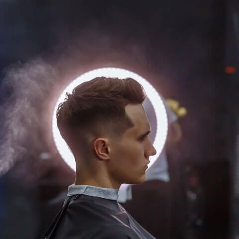 Brushing et coiffage homme chez le coiffeur à Strasbourg – coupe moderne et soin des cheveux